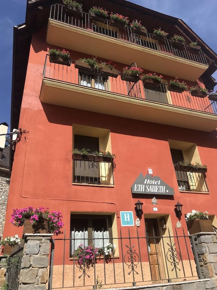 Hotel Saueth Tredós エクステリア 写真