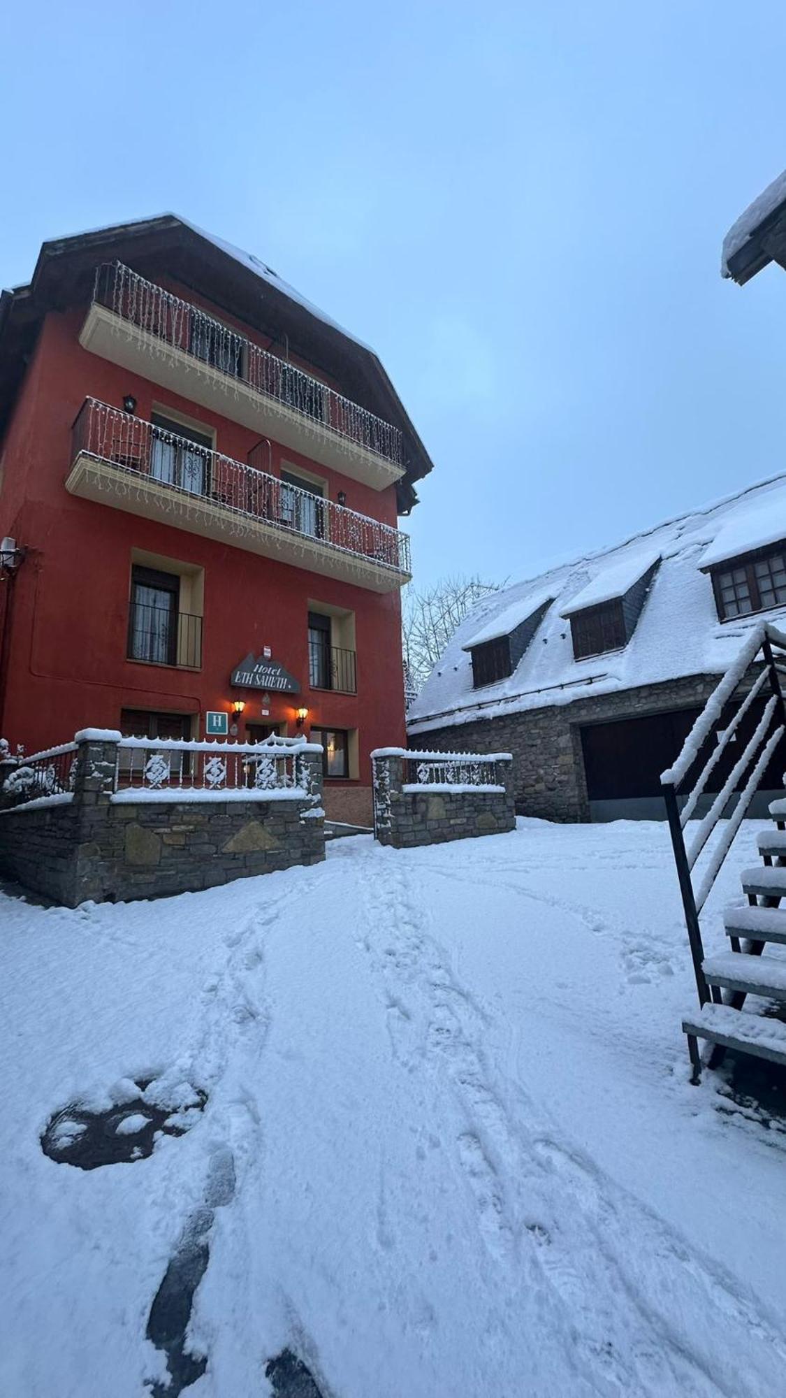 Hotel Saueth Tredós エクステリア 写真